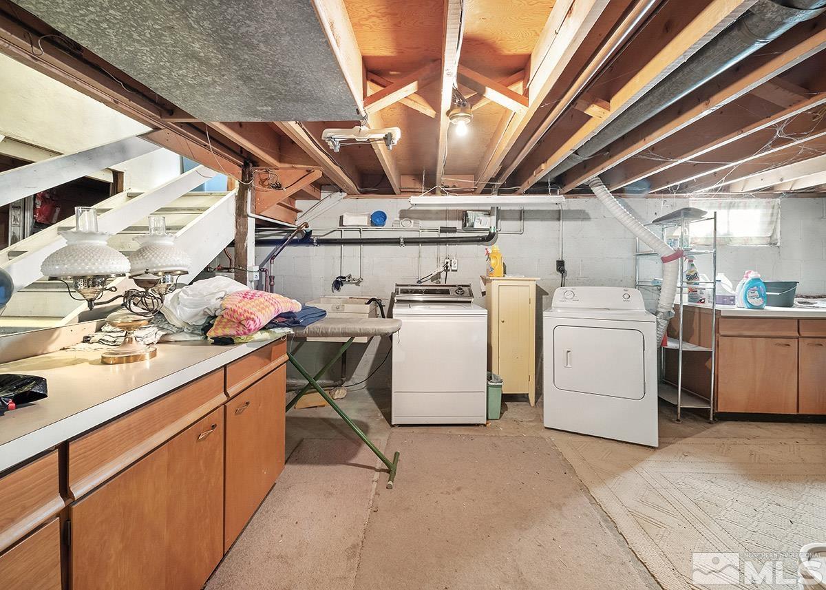 412 East 8th Street Reno, NV 89512 - Photo 19 of 40 a utility room with dryer and washer