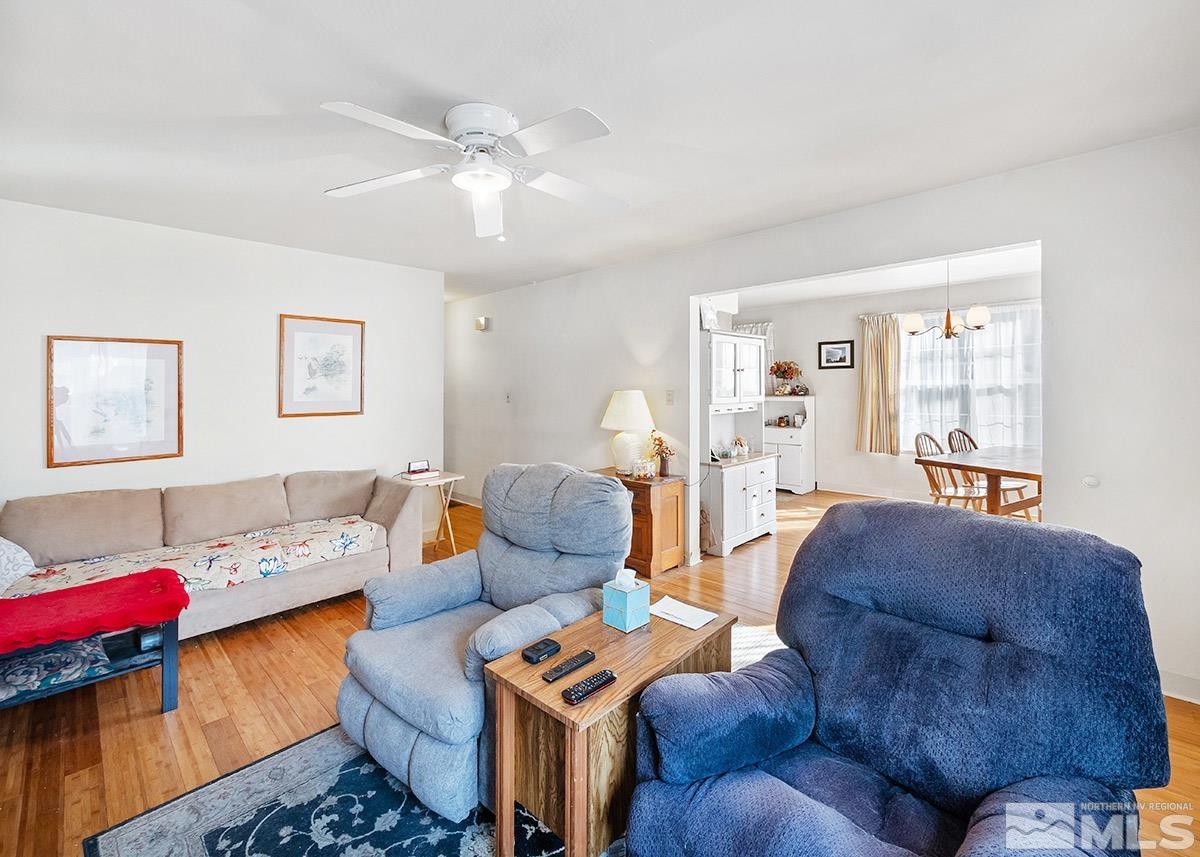 412 East 8th Street Reno, NV 89512 - Photo 6 of 40 a living room with furniture and a window