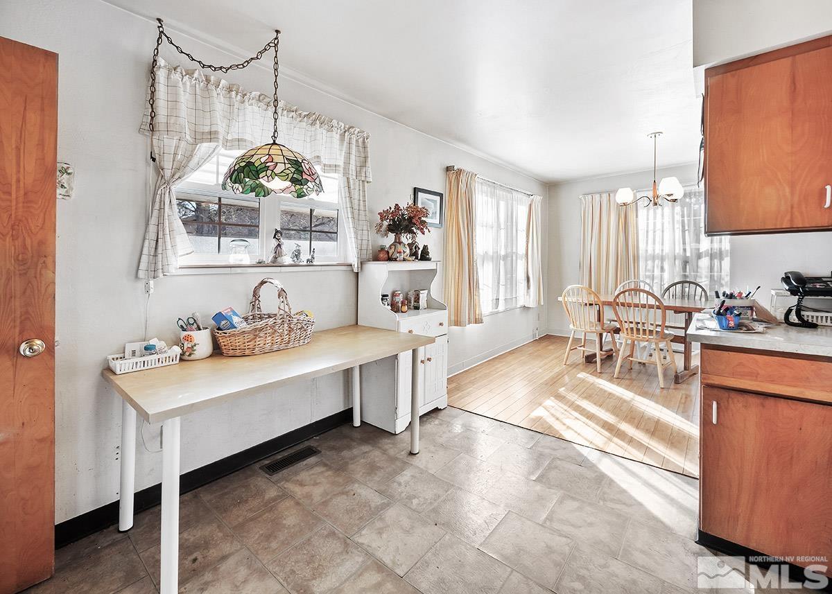 412 East 8th Street Reno, NV 89512 - Photo 10 of 40 a spacious bathroom with a sink mirror and a bathtub