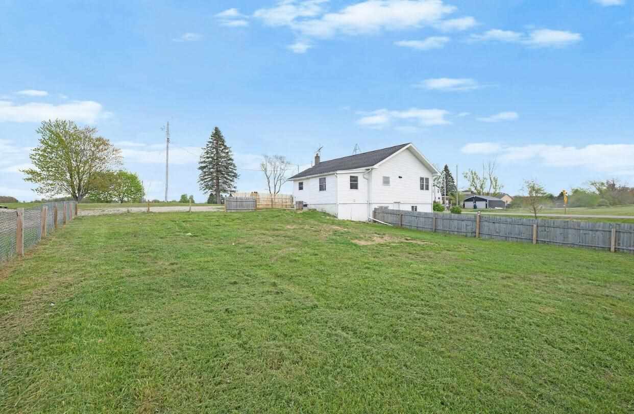 10780 West South County Line Road Blanchard, MI 49310 - Photo 12 of 28