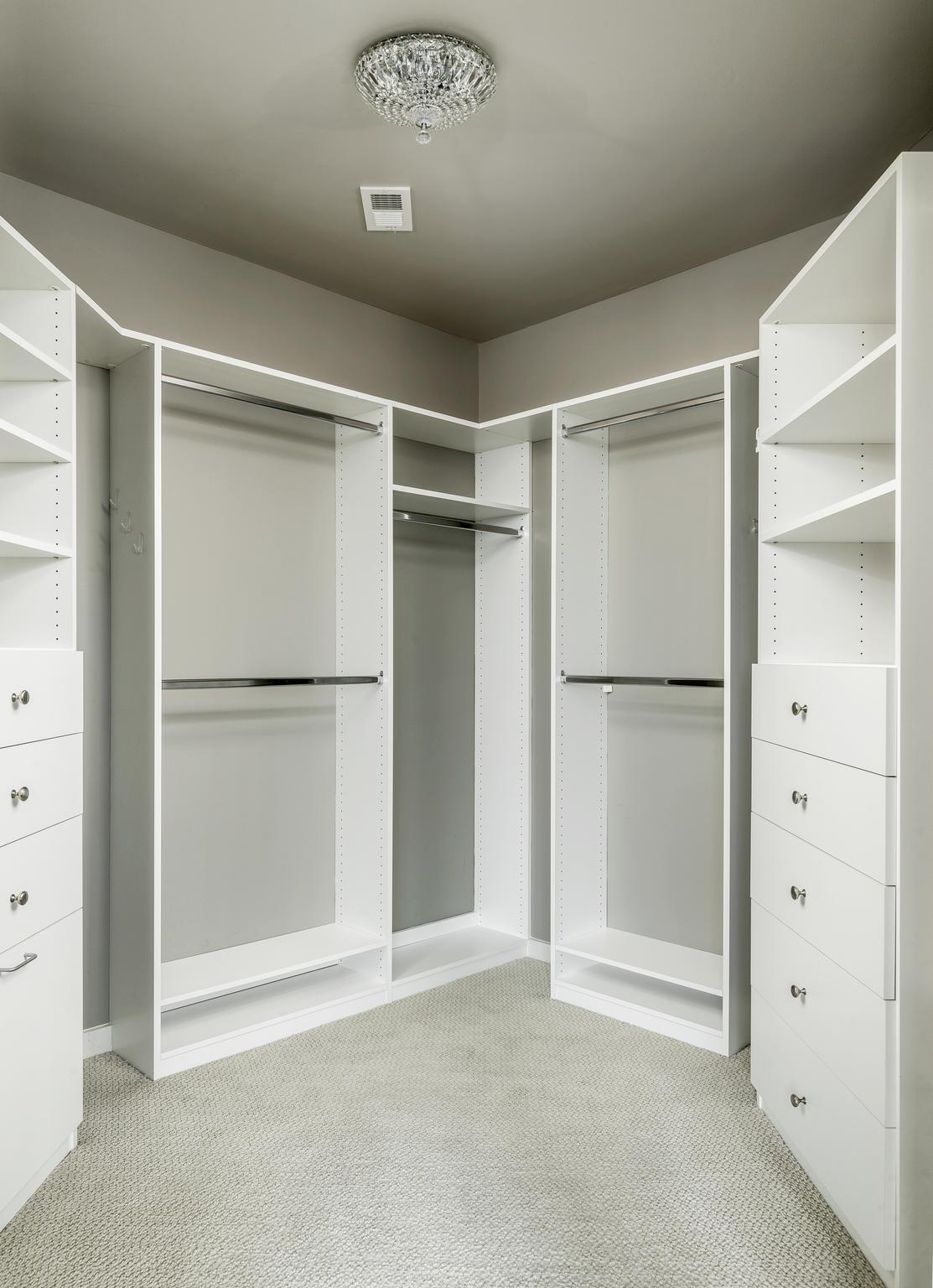 900 20th Avenue South, Unit 1001 Nashville, TN 37212 - Photo 14 of 30 a view of an empty room