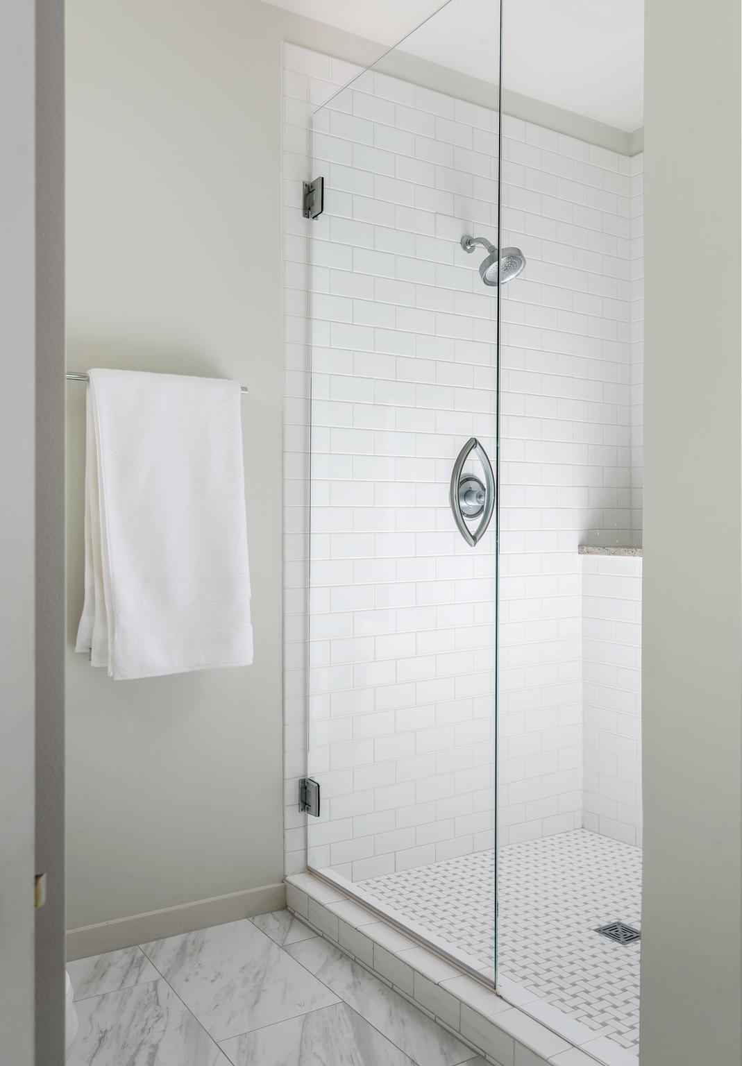 900 20th Avenue South, Unit 1001 Nashville, TN 37212 - Photo 18 of 30 a bathroom with a shower