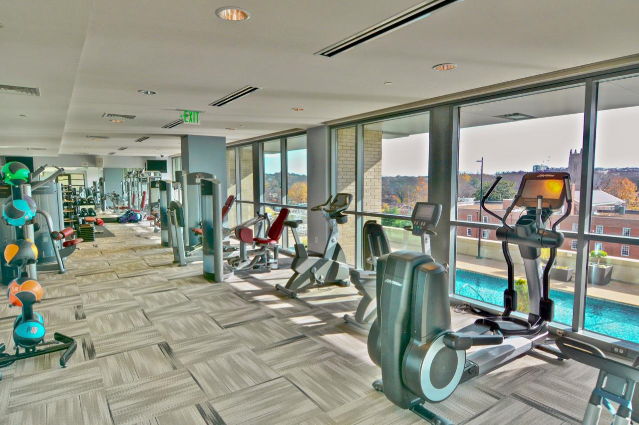 900 20th Avenue South, Unit 1001 Nashville, TN 37212 - Photo 22 of 30 a view of a room with gym equipment