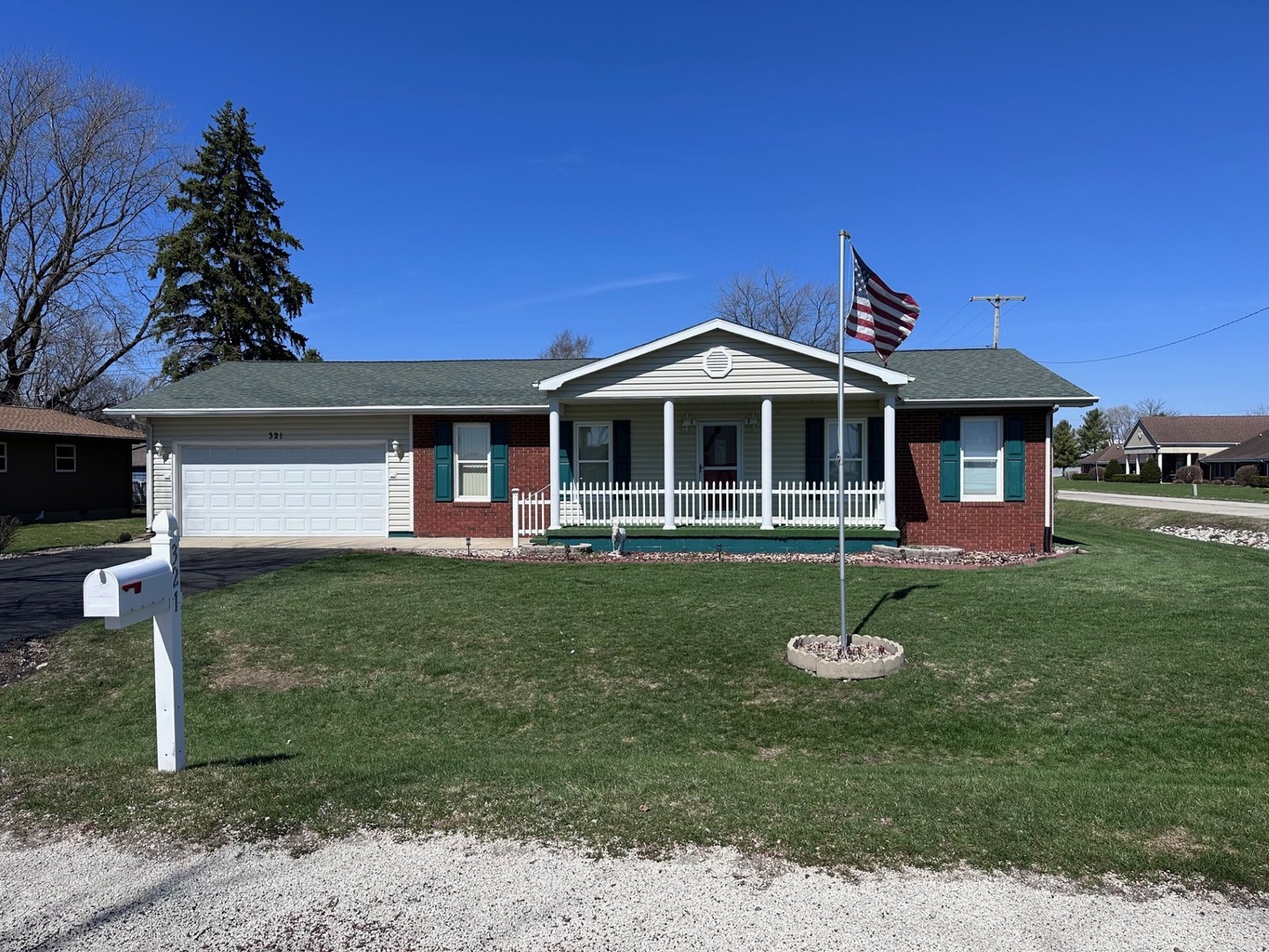 321 East Elm Street Piper City, IL 60959 - Photo 1 of 24