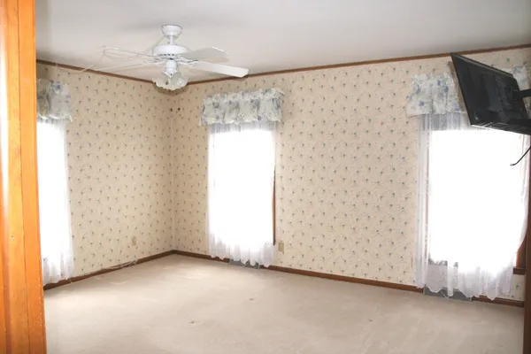 $129,900 | 321 East Elm Street, Piper City, IL 60959