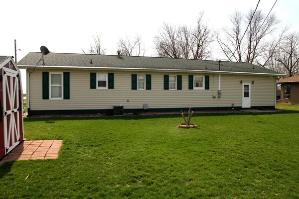 $129,900 | 321 East Elm Street, Piper City, IL 60959