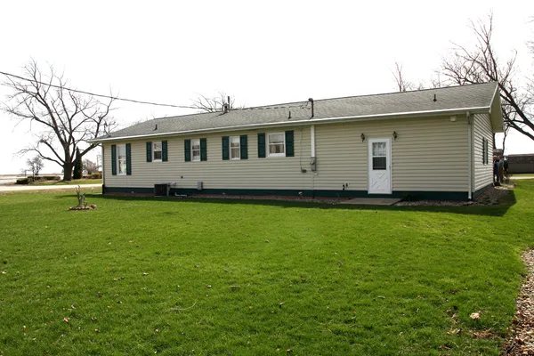 $129,900 | 321 East Elm Street, Piper City, IL 60959