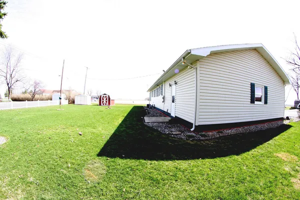 $129,900 | 321 East Elm Street, Piper City, IL 60959