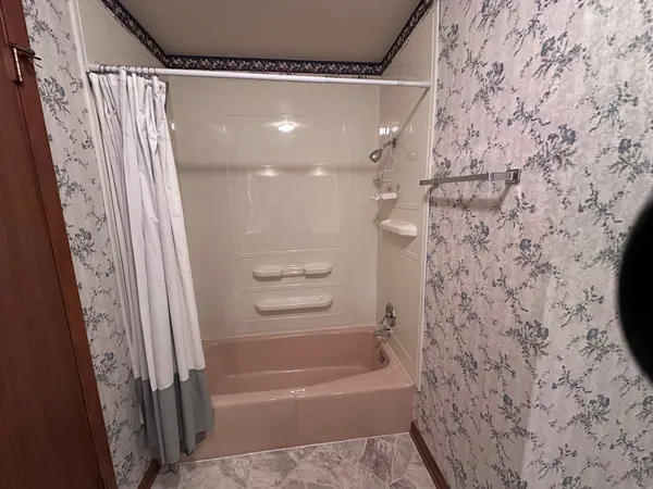 $129,900 | 321 East Elm Street, Piper City, IL 60959