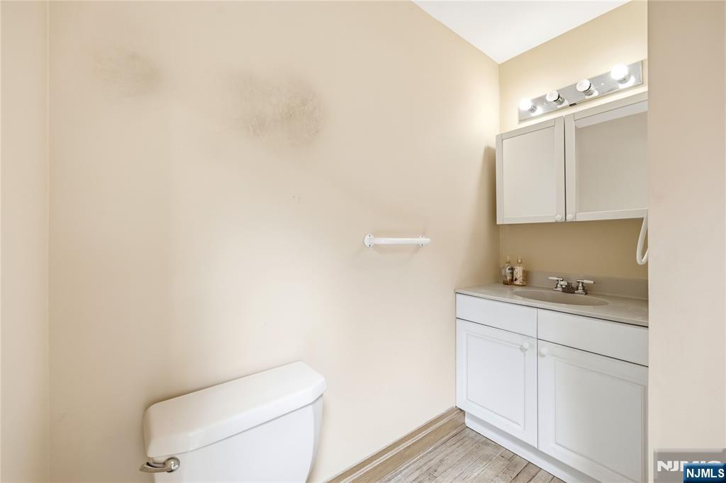 176 Woodward Avenue Rutherford, NJ 07070 - Photo 21 of 50