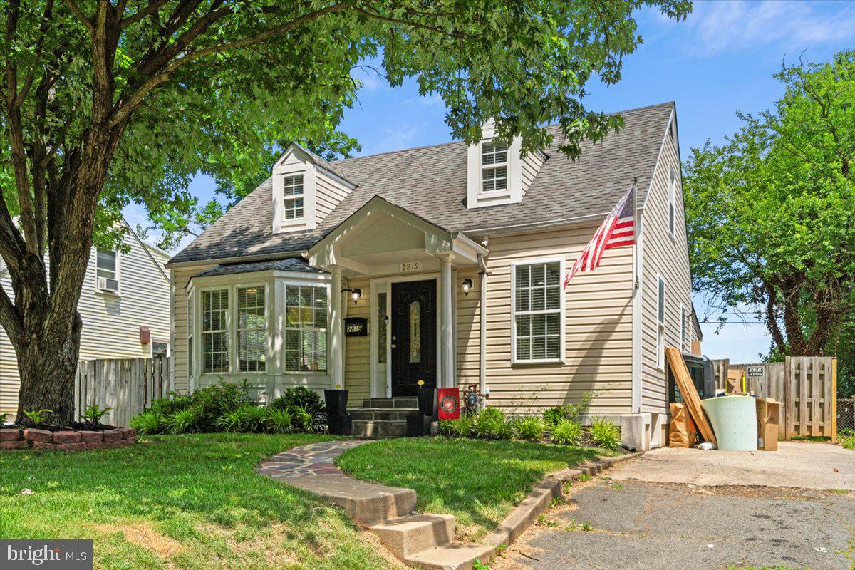 2819 Summerfield Road Falls Church, VA 22042 - Photo 1 of 36