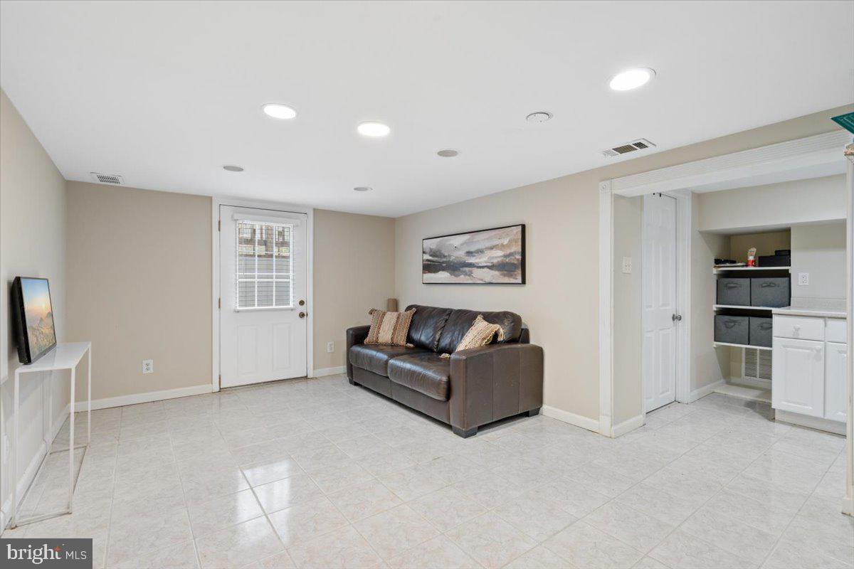 2819 Summerfield Road Falls Church, VA 22042 - Photo 25 of 36