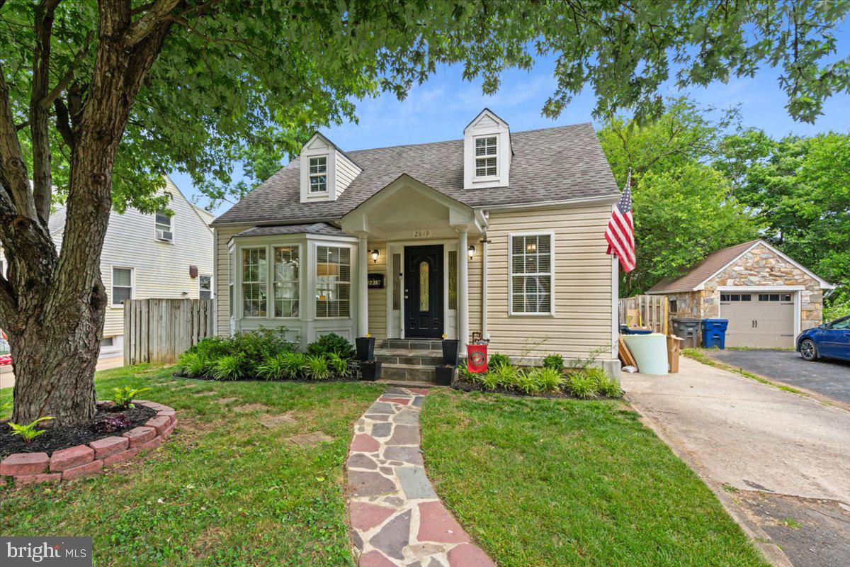 2819 Summerfield Road Falls Church, VA 22042 - Photo 3 of 36