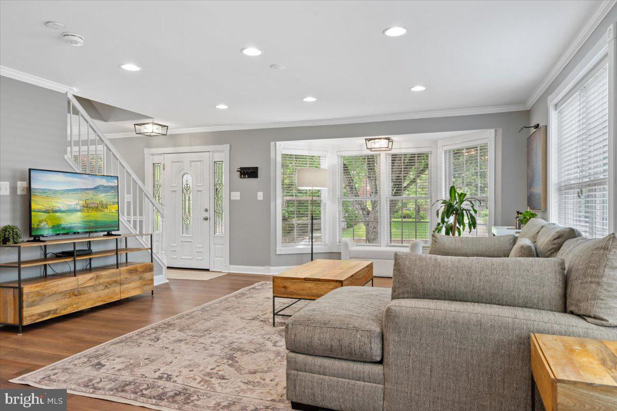 2819 Summerfield Road Falls Church, VA 22042 - Photo 10 of 36