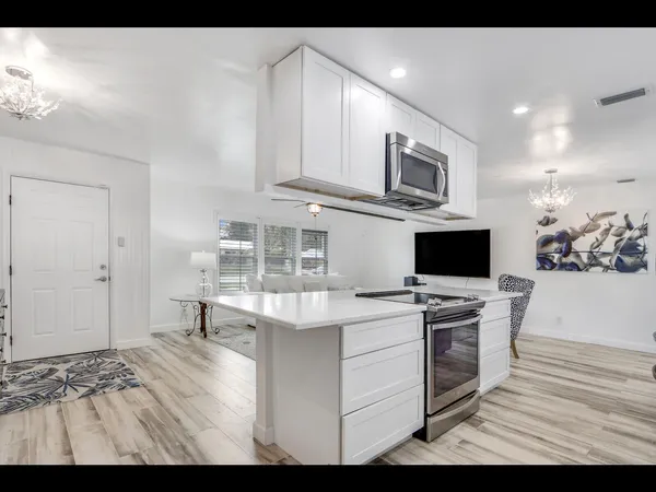 $4,250 | 609 Oak Terrace, Jupiter, FL 33458