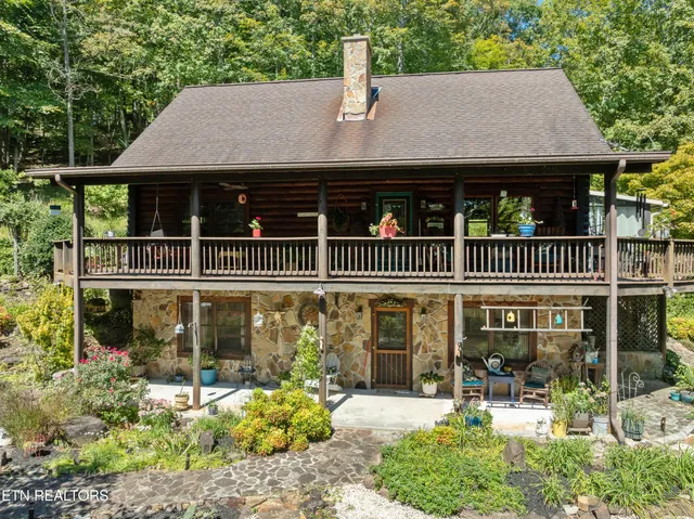 $879,900 | 1130 Lakeview Drive, Sharps Chapel, TN 37866