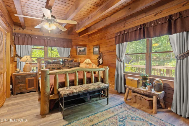 $879,900 | 1130 Lakeview Drive, Sharps Chapel, TN 37866