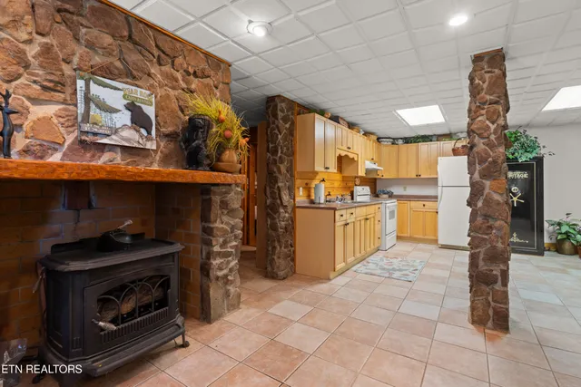 $879,900 | 1130 Lakeview Drive, Sharps Chapel, TN 37866