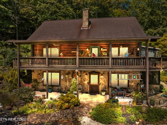 $879,900 | 1130 Lakeview Drive, Sharps Chapel, TN 37866