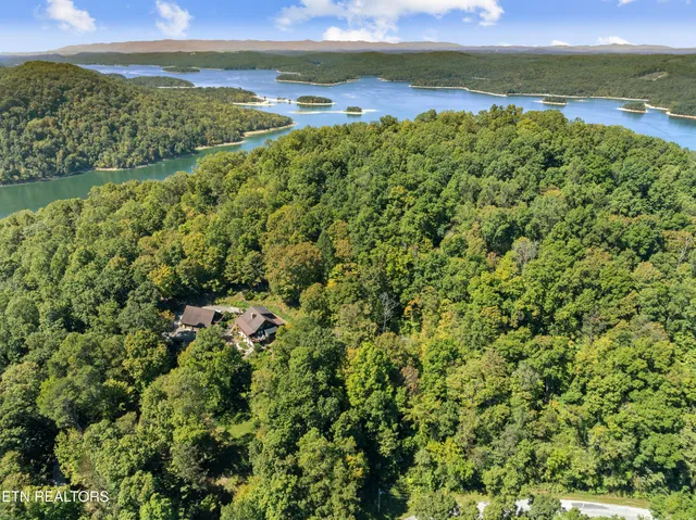 $879,900 | 1130 Lakeview Drive, Sharps Chapel, TN 37866