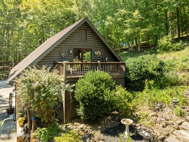 $879,900 | 1130 Lakeview Drive, Sharps Chapel, TN 37866