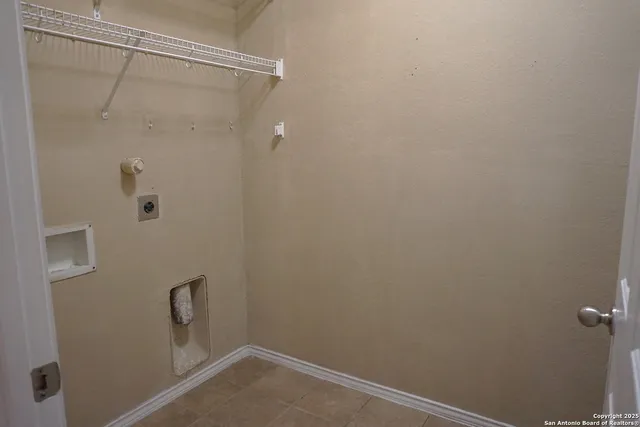 $2,100 | 26610 Sparrow Ridge, San Antonio, TX 78261