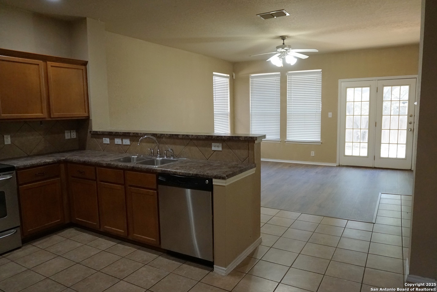 26610 Sparrow Ridge San Antonio, TX 78261 - Photo 5 of 30