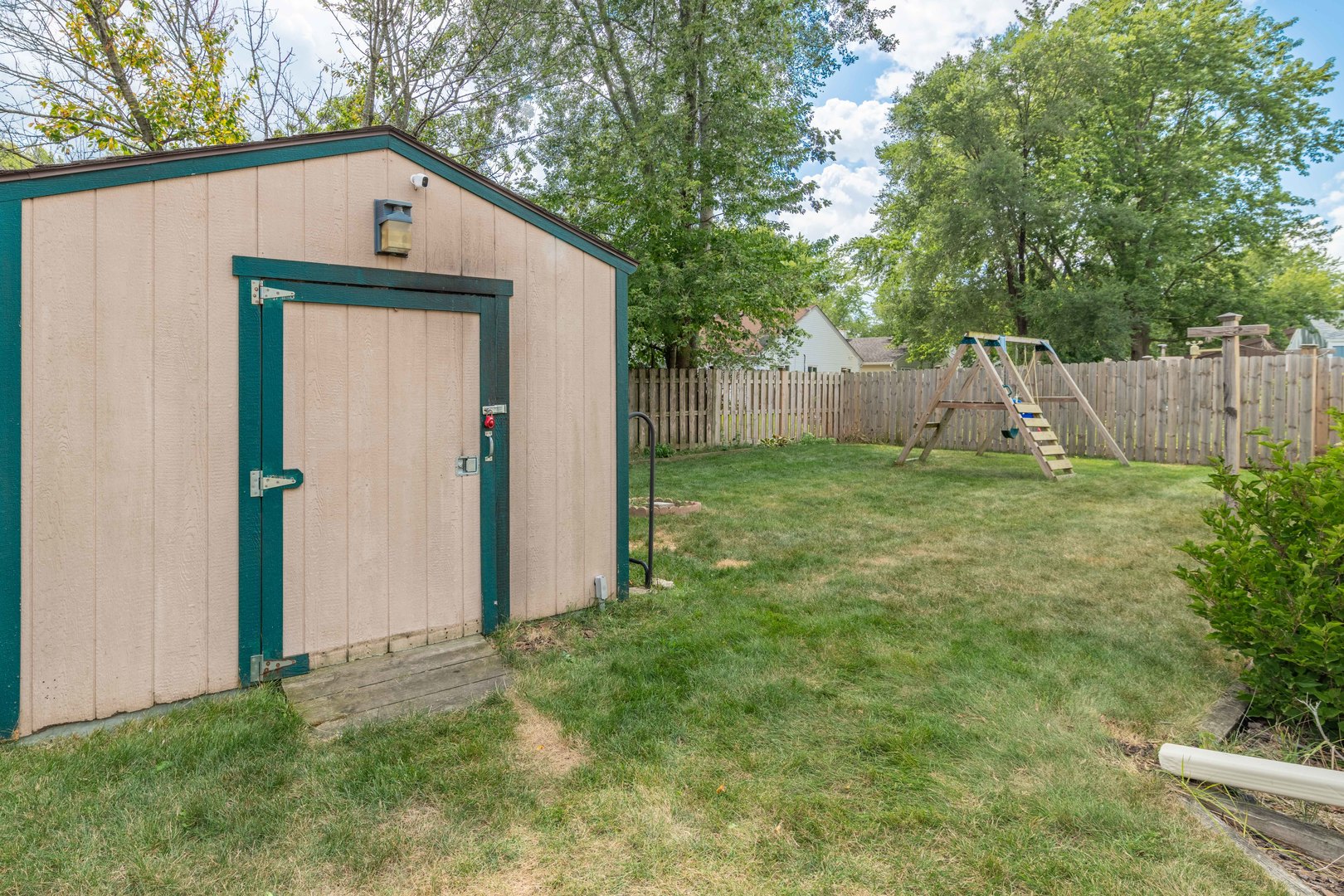 215 Fernwood Road Montgomery, IL 60538 - Photo 18 of 18 a view of a back yard of the house