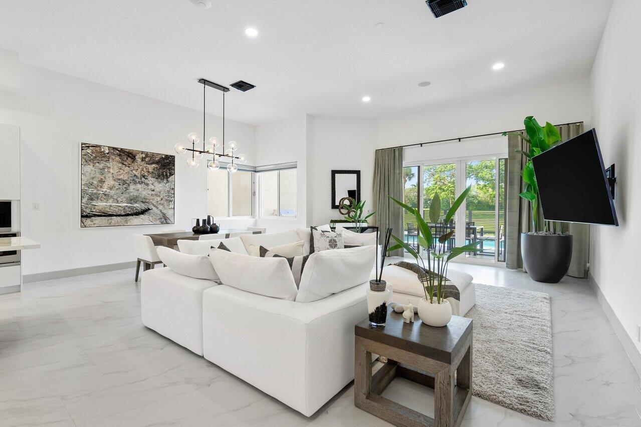 350 East Royal Palm Road Boca Raton, FL 33432 - Photo 14 of 61 016-350EastRoyalPalmRoad-BocaRaton-FL-33