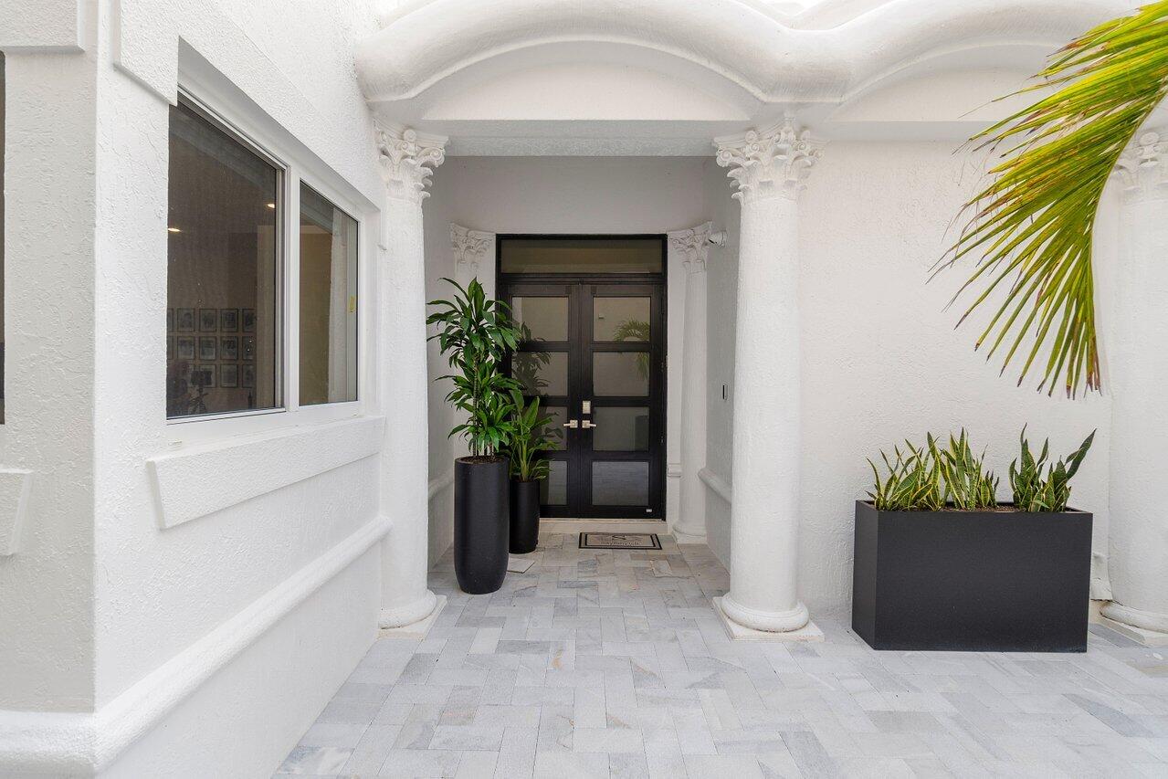 350 East Royal Palm Road Boca Raton, FL 33432 - Photo 4 of 61 006-350EastRoyalPalmRoad-BocaRaton-FL-33