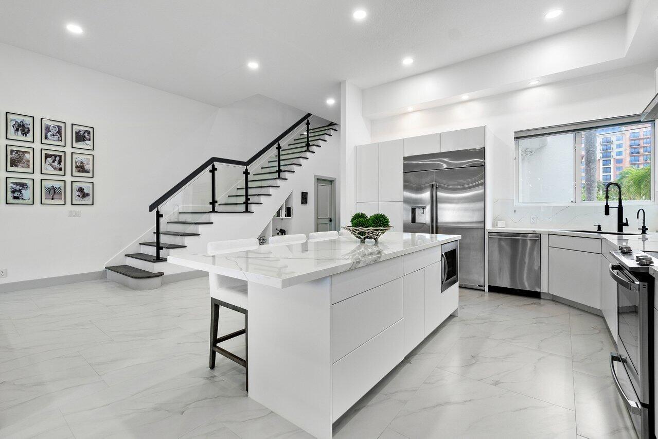 350 East Royal Palm Road Boca Raton, FL 33432 - Photo 10 of 61 058-350EastRoyalPalmRoad-BocaRaton-FL-33