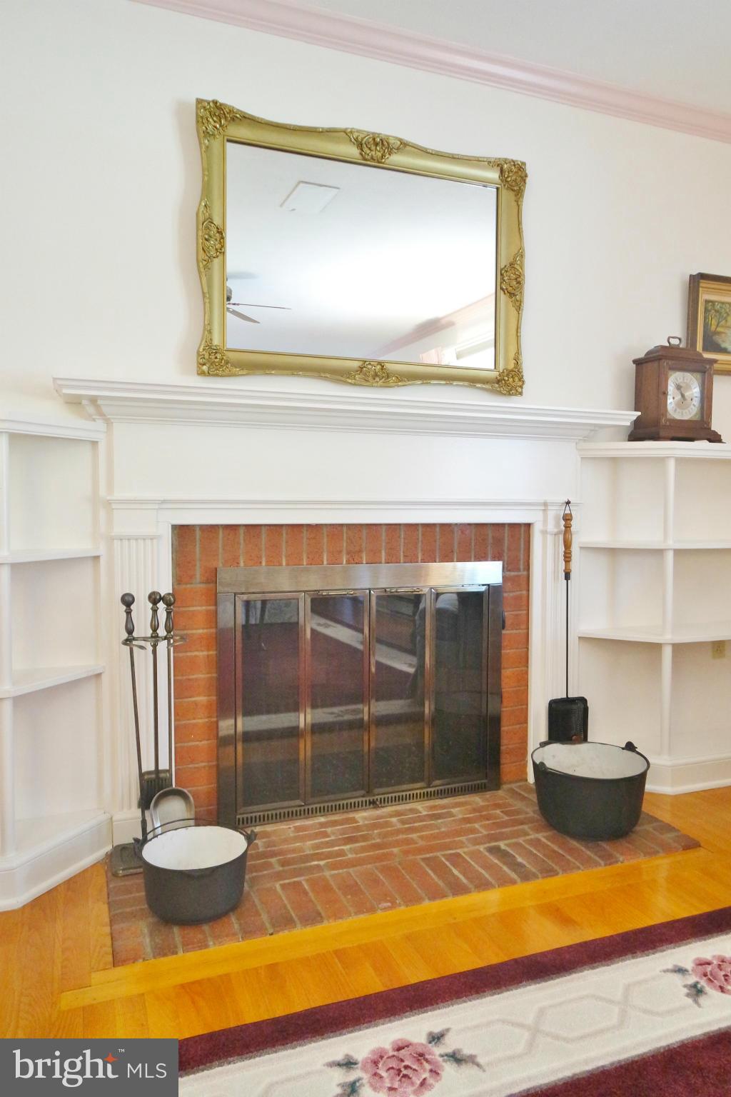 301 Palmyra Road Edinburg, VA 22824 - Photo 10 of 30 Living Room