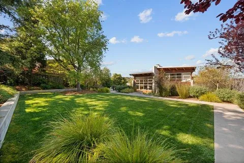 $4,190,000 | 436 Lakeview Way, Emerald Hills, CA 94062
