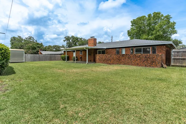 $389,000 | 310 Jonquil Avenue Northwest, Fort Walton Beach, FL 32548