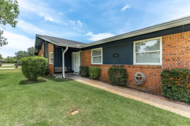 $389,000 | 310 Jonquil Avenue Northwest, Fort Walton Beach, FL 32548