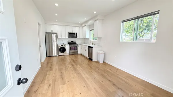 $2,300 | 18812 Vintage Street, Northridge, CA 91324