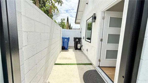 $2,300 | 18812 Vintage Street, Northridge, CA 91324