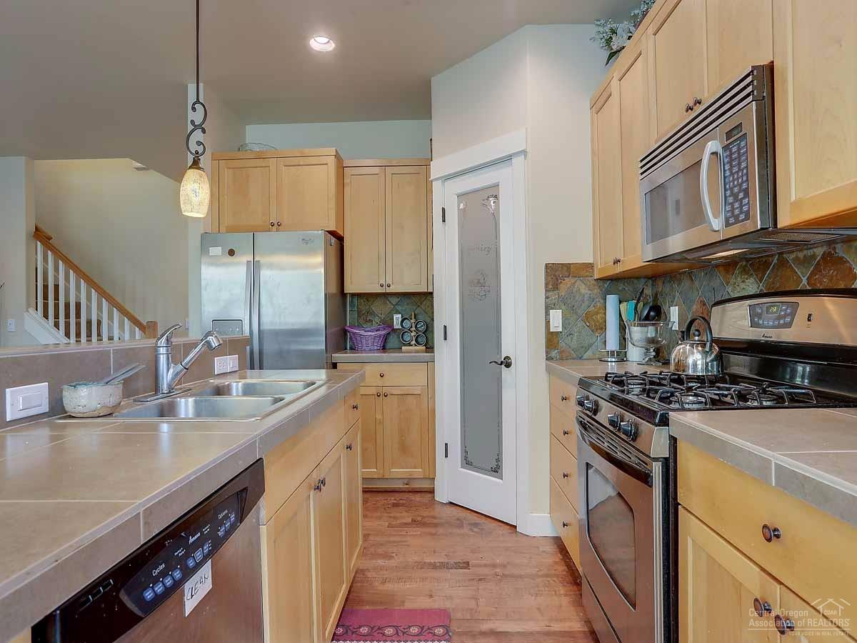 62477 Eagle Road Bend, OR 97701 - Photo 7 of 24 Gallery Image 7