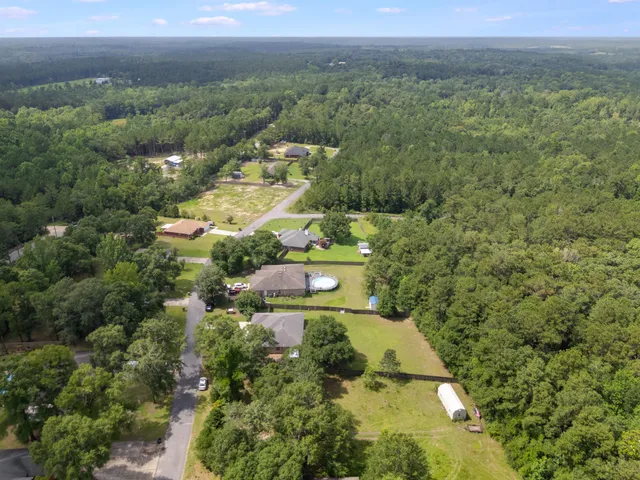 $329,000 | 48 North Pleasant Drive, DeFuniak Springs, FL 32435