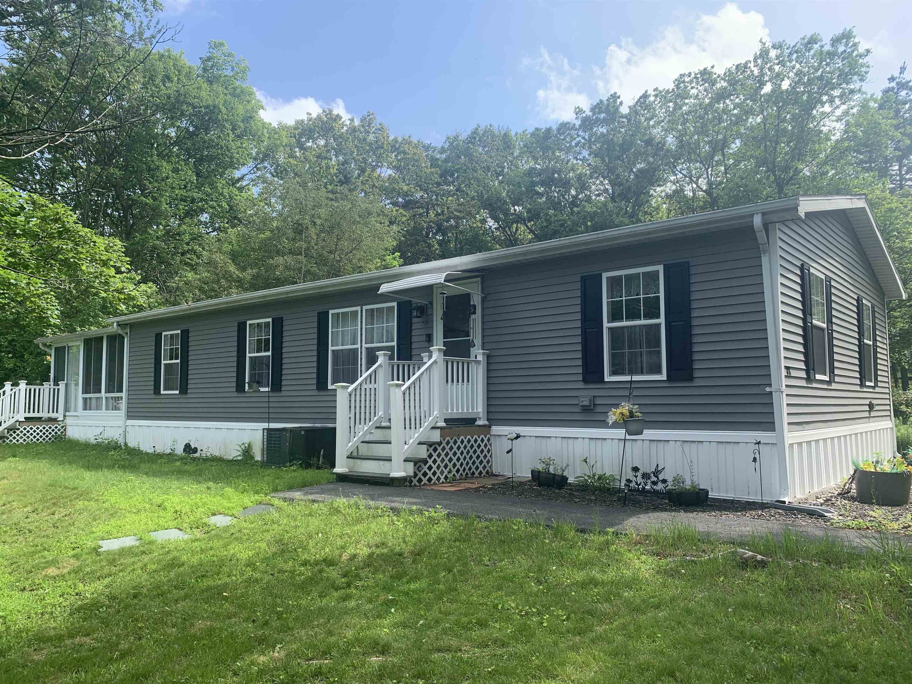 148 Daffodil Hill Lane Rochester, NH 03868 - Photo 1 of 32