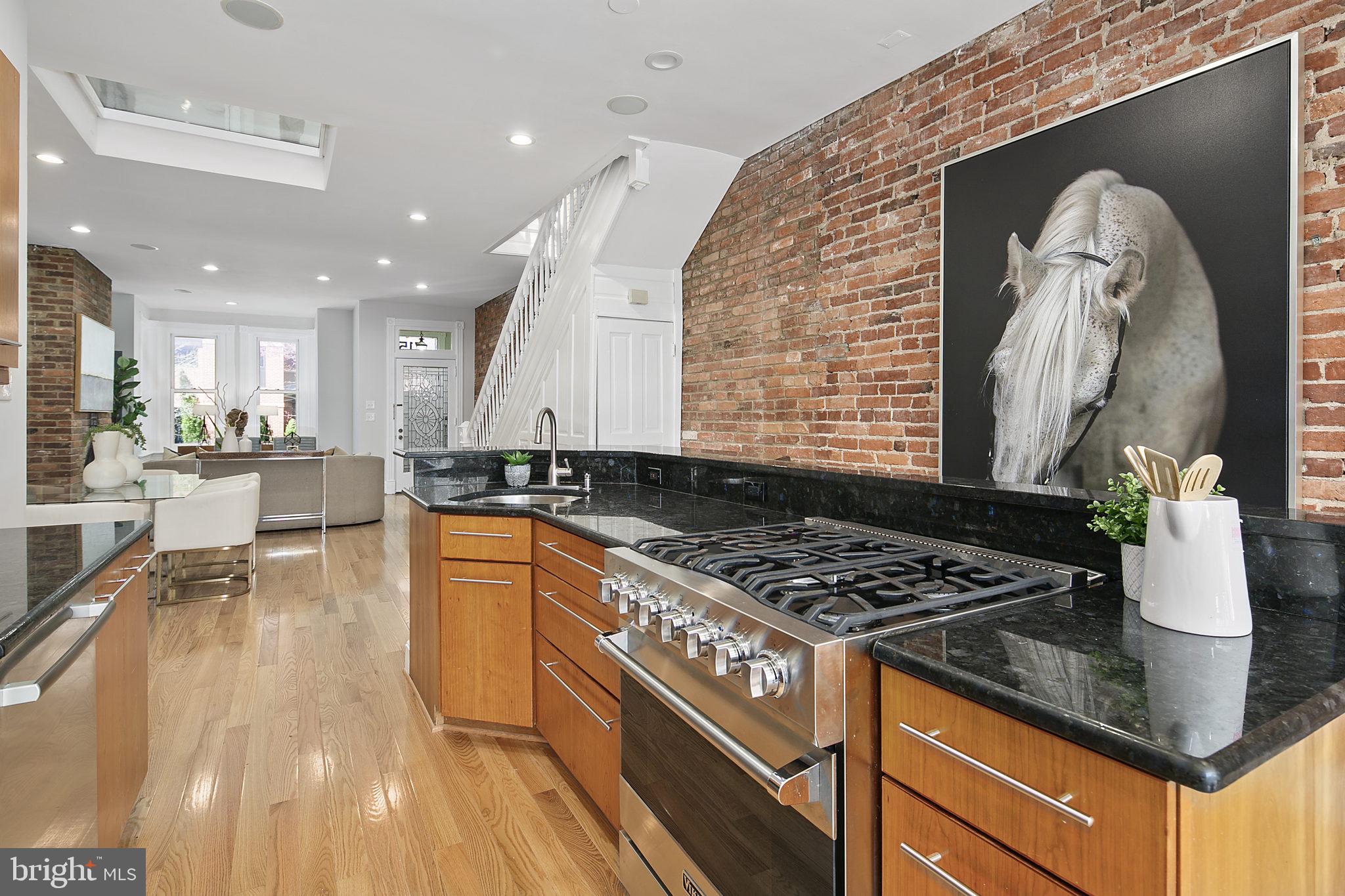 715 10th Street Northeast Washington, DC 20002 - Photo 11 of 49 Viking gas range