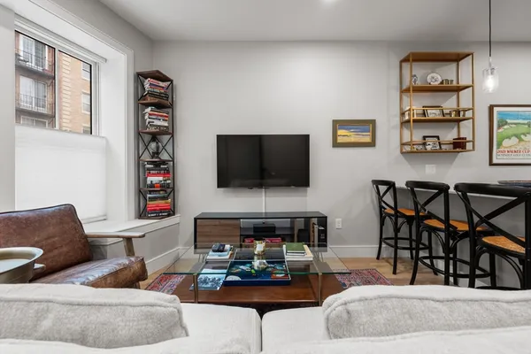 $4,100 | 471 Hanover Street, Unit 2, Boston, MA 02109