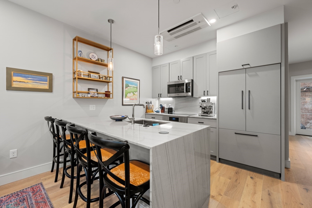 471 Hanover Street, Unit 2 Boston, MA 02109 - Photo 5 of 15