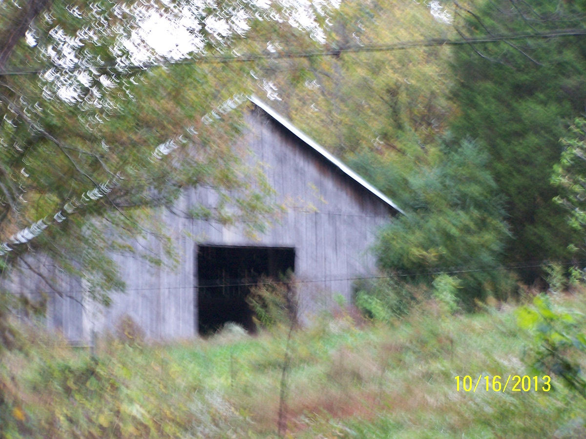2025 Hinds Creek Road Heiskell, TN 37754 - Photo 1 of 3 hinds creek barn close