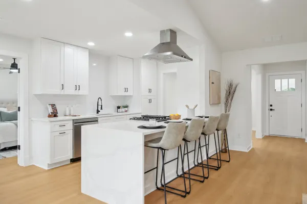 $3,750 | 10219 Rutland Village West, Austin, TX 78758