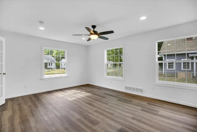 $3,050 | 1212 West Healey Street, Champaign, IL 61821