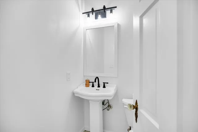 $3,050 | 1212 West Healey Street, Champaign, IL 61821