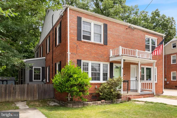 $3,978 | 1225 South Buchanan Street, Arlington, VA 22204