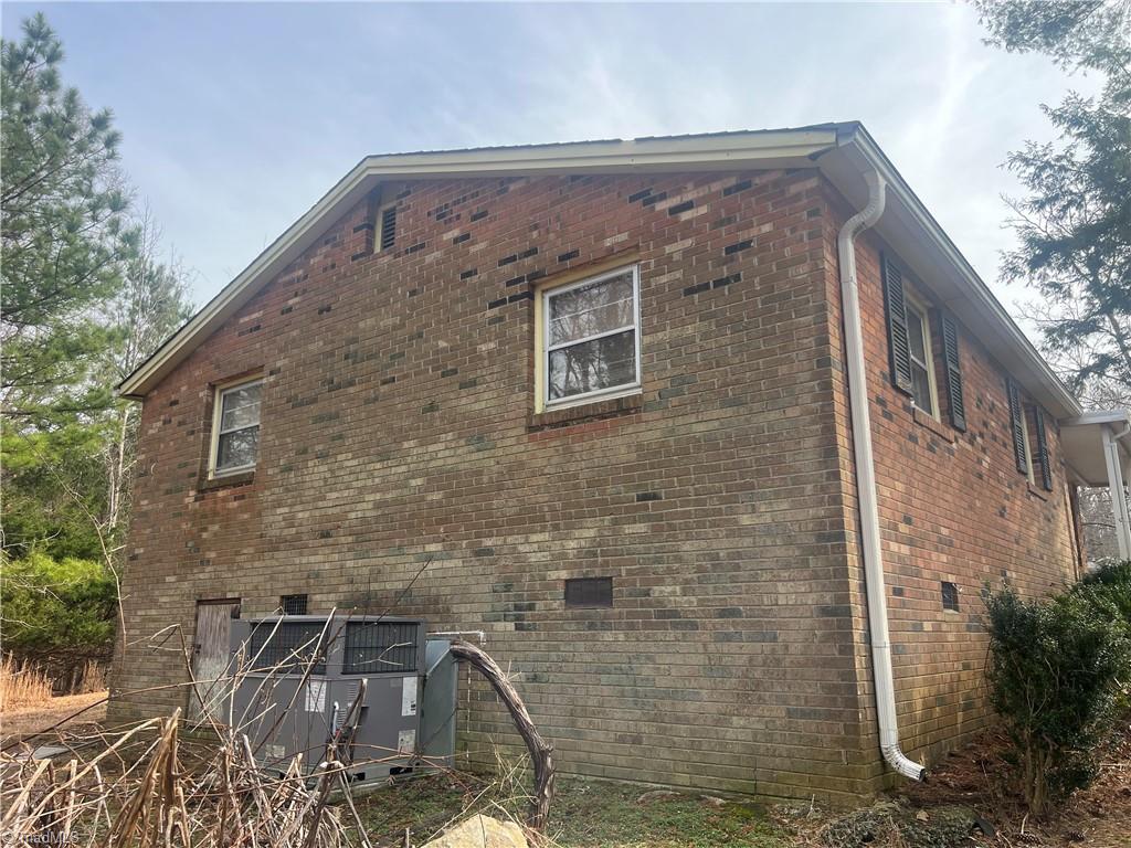 7518 Russell Road Durham, NC 27712 - Photo 4 of 10