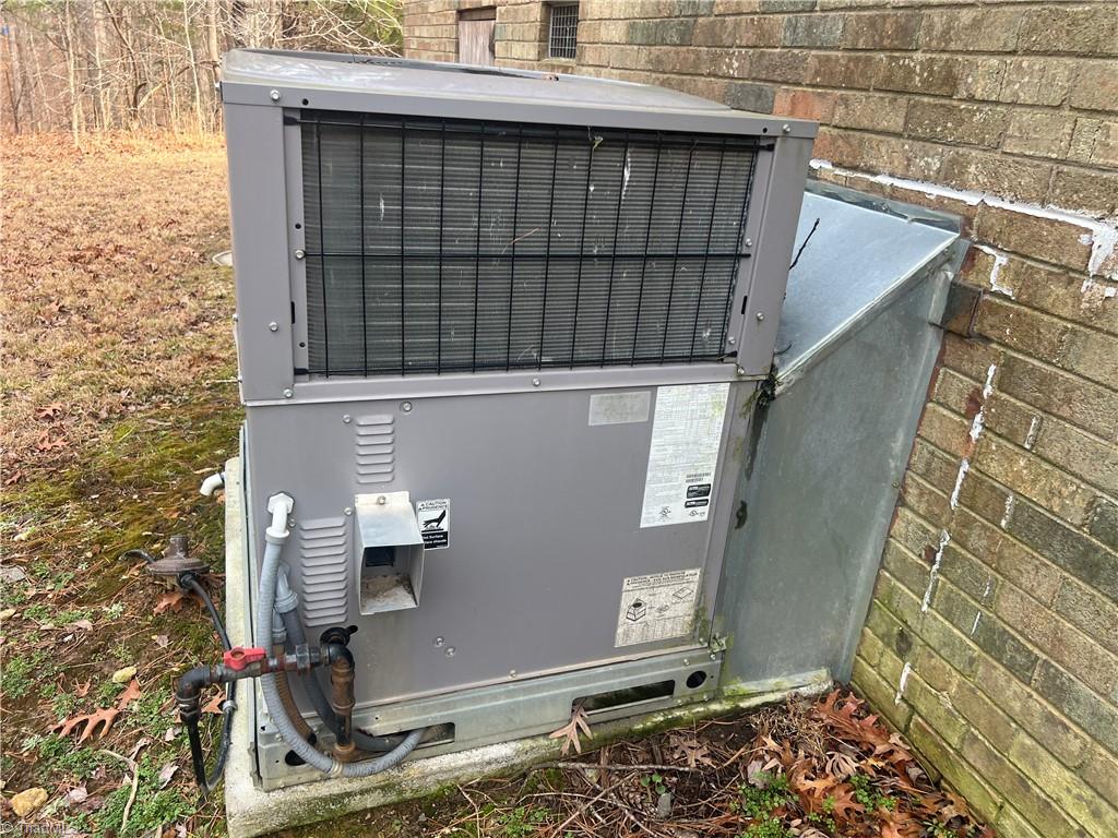 7518 Russell Road Durham, NC 27712 - Photo 8 of 10